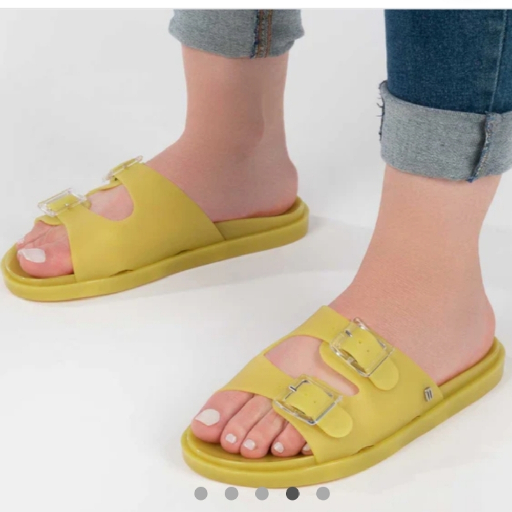 Melissa yellow size 6 jelly flip flops - Picture 6 of 6